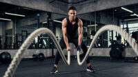 Cara-Menggunakan-Battle-Rope-untuk-Bakar-Lemak-dan-Latihan-Power